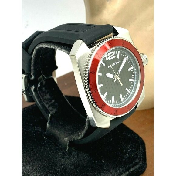 Fossil Men's Watch WB1042 Quartz Black Dial Silver Red Bezel 38mm Rubber… - Picture 13 of 13
